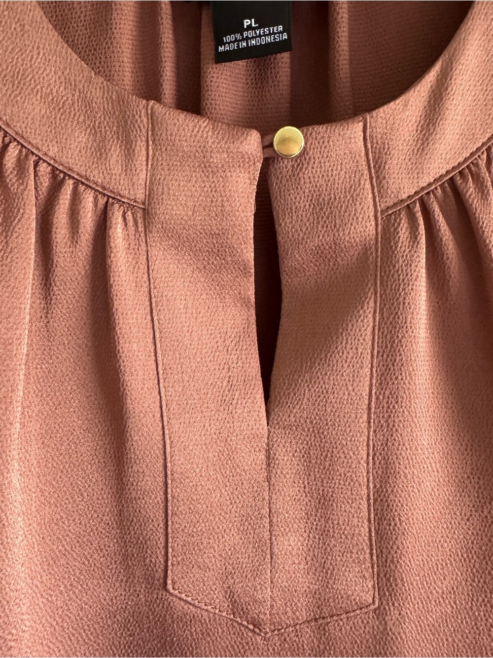 Liz Claiborne Sleeveless Keyhole Blouse in Metallic Cognac - Picture 2 of 8